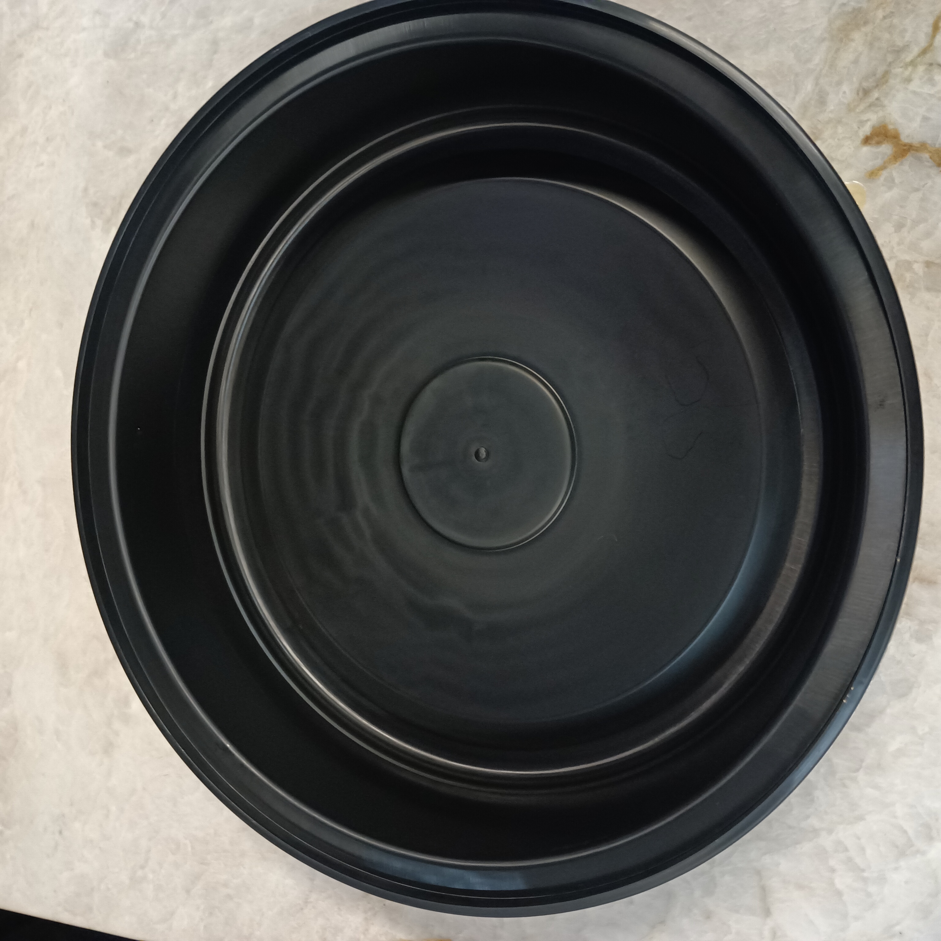 48oz plastic black redon plate only