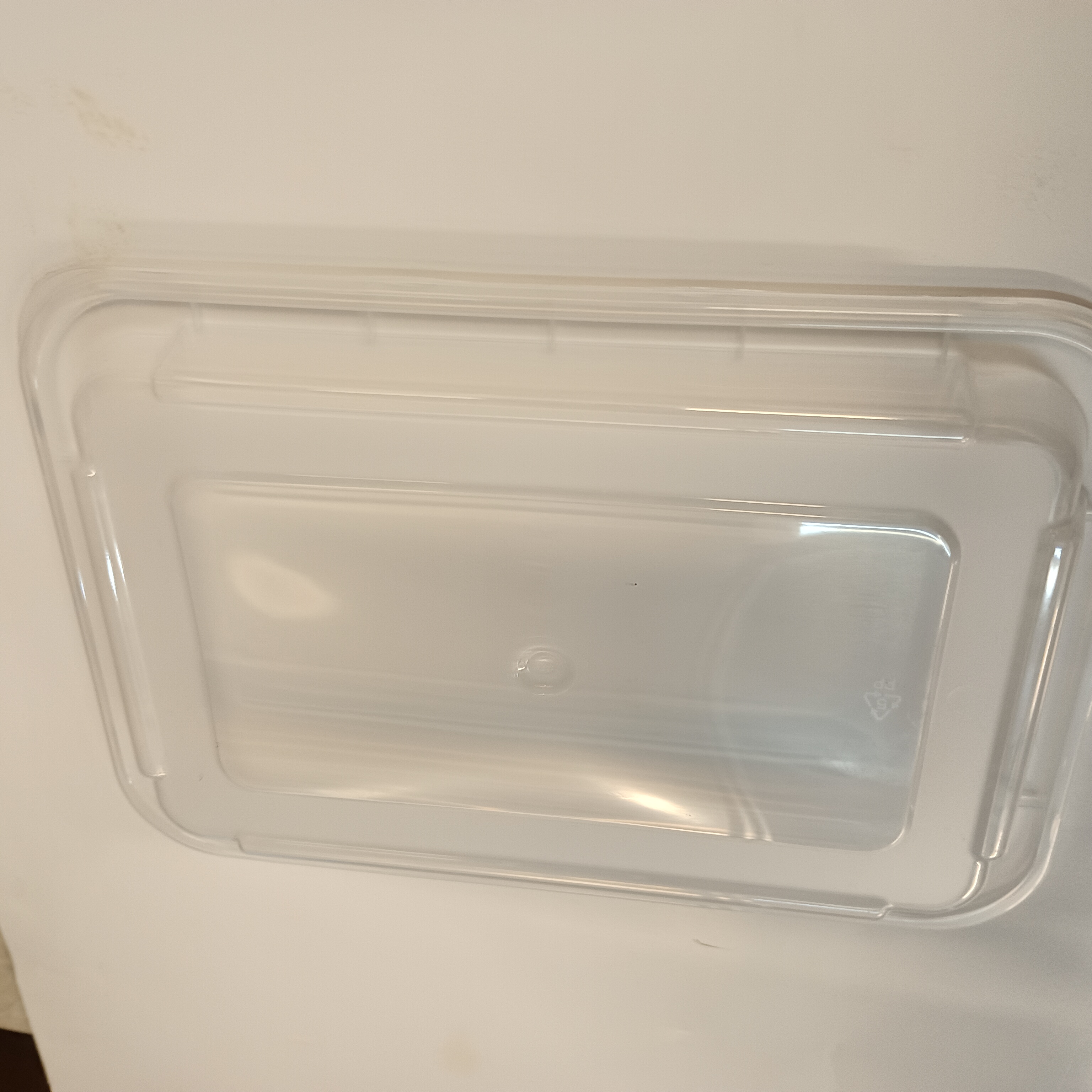 28 container plastic blk lids